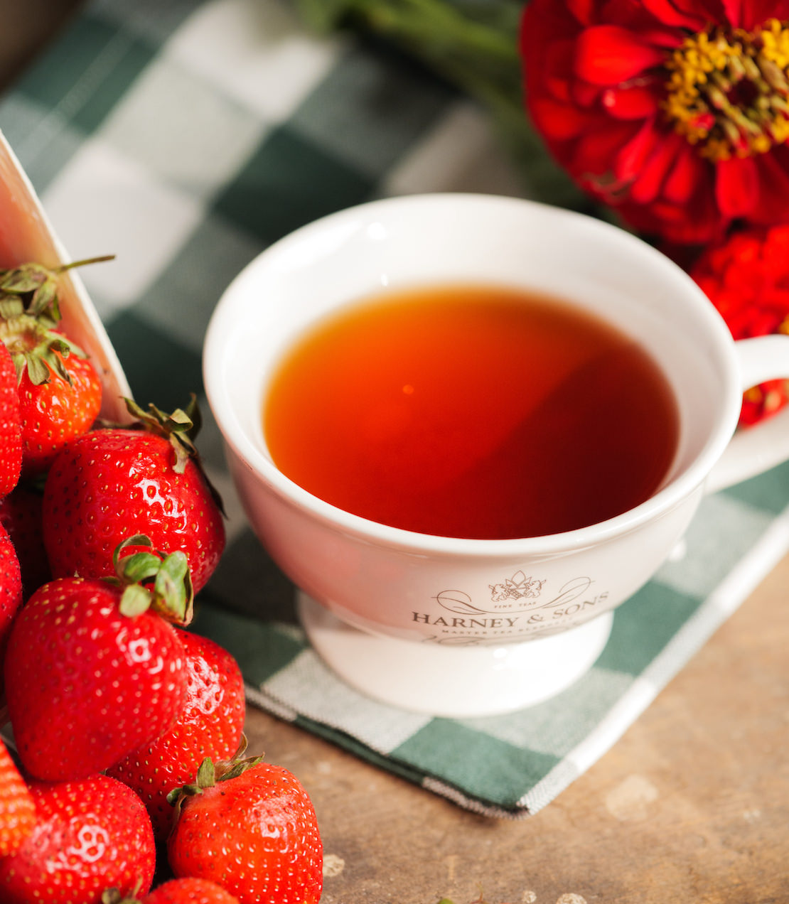 Strawberry Vanilla, HT Tin of 20 Sachets